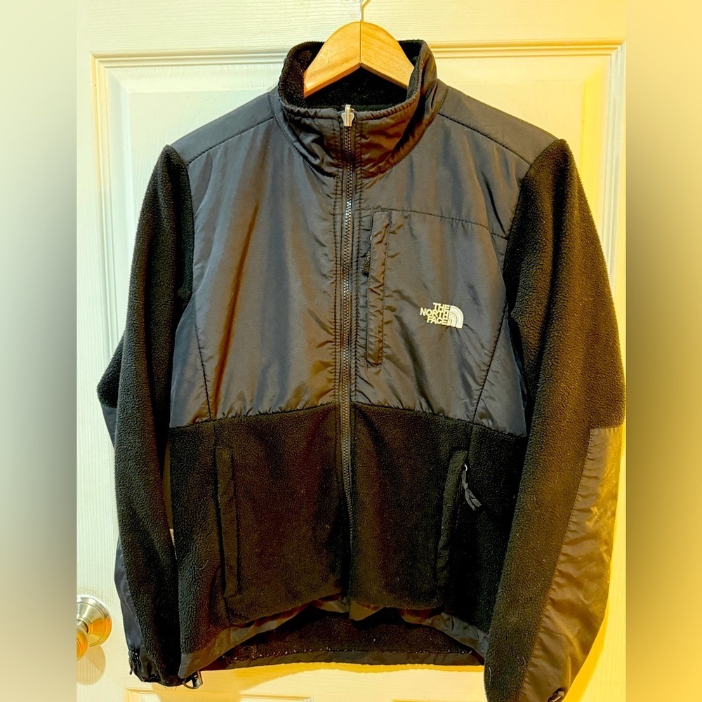 The North Face Black Performance Jacket Versatile Outdoor Wear